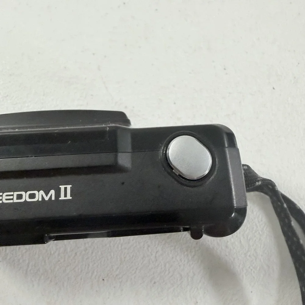 Minolta Freedom II 35mm Film Camera Point‎ Shoot AF Flash READ DESCRIPTION WORKS